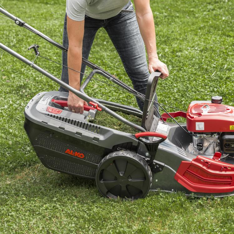 AL-KO Comfort 51.0 SP-A Petrol Self Propelled Lawnmower (51cm Cut)  - AK119944-3.jpg