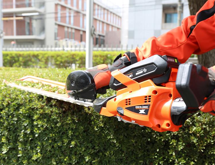 Echo 56v Lightweight Single-Sided Battery Hedge Trimmer DHCS-2800 - DHCS-2800Image3.jpg