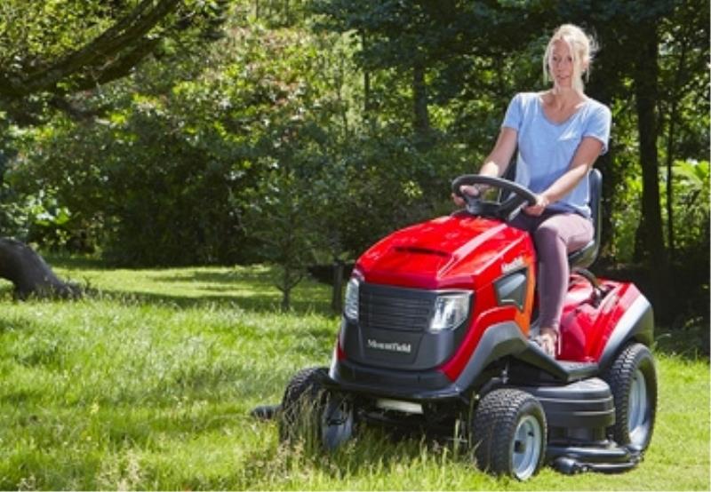 Petrol Lawn & Garden Tractors - Petrol Ride On Lawn Mowers & Garden Tractors Side Discharge & Collection